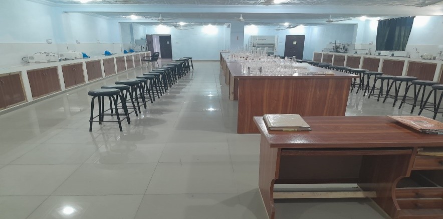 Pharmaceutical Chemistry Lab